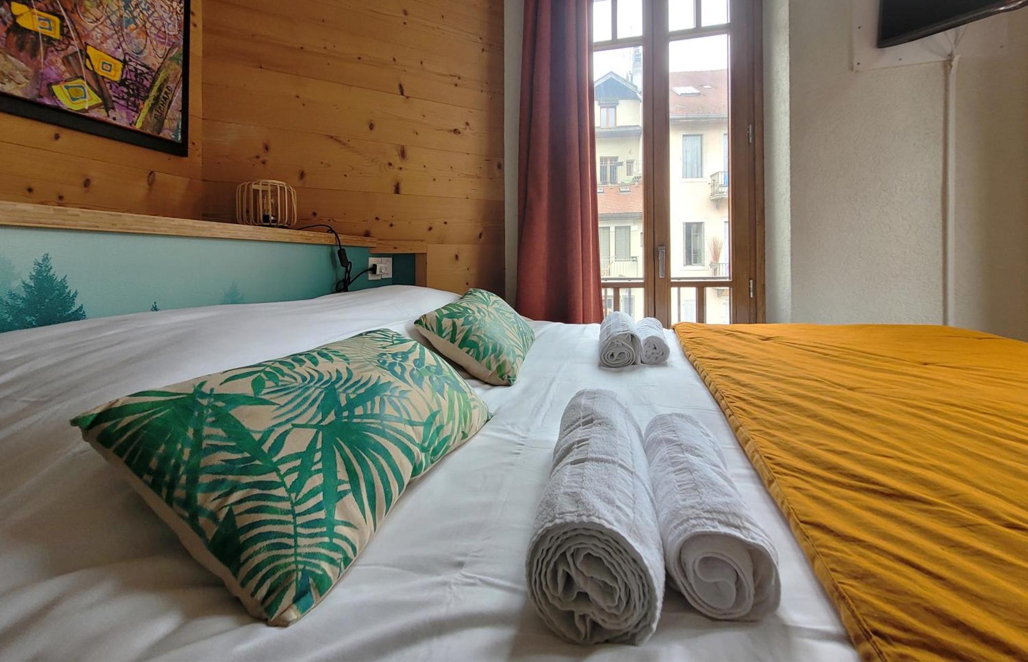 L'Isle - Lofts & Lakes Certified 5-Stars Анси Экстерьер фото